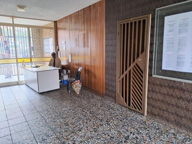 Spacious & Neat 2-Bedroom Flat – Great Value! - Photo 5