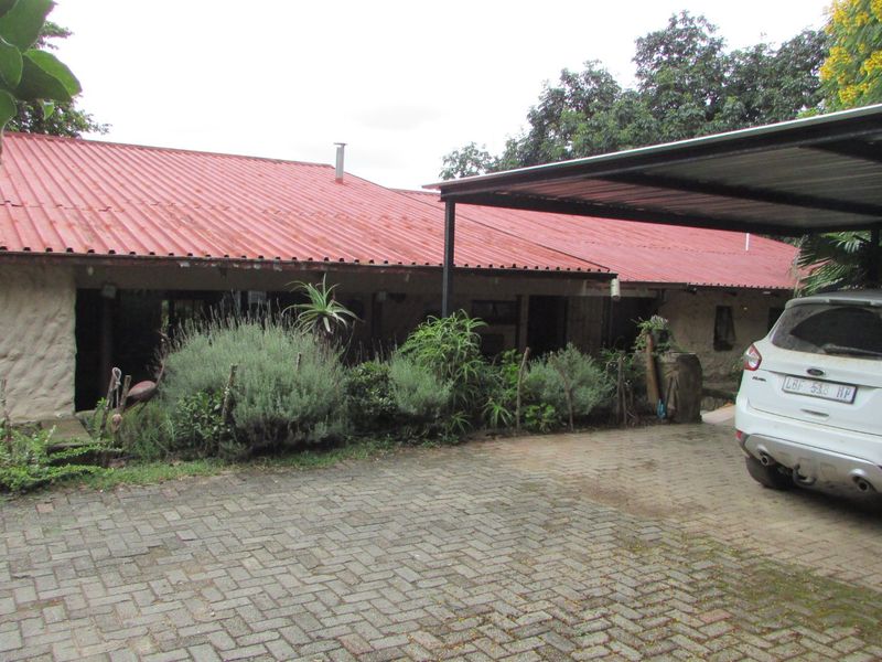 4.1ha Smallholding – Hilltop - Photo 3