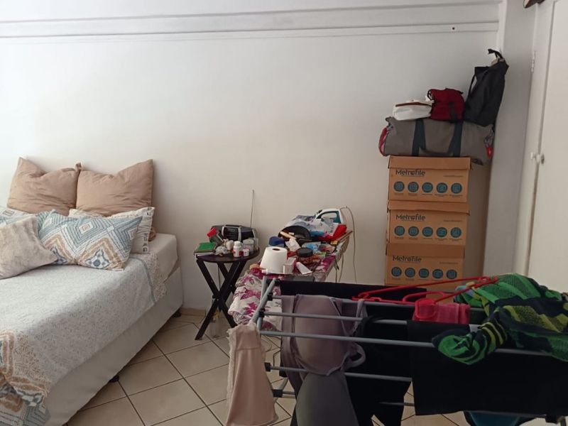 A Studio Apartment To Let In Overport, Durban - Photo 2