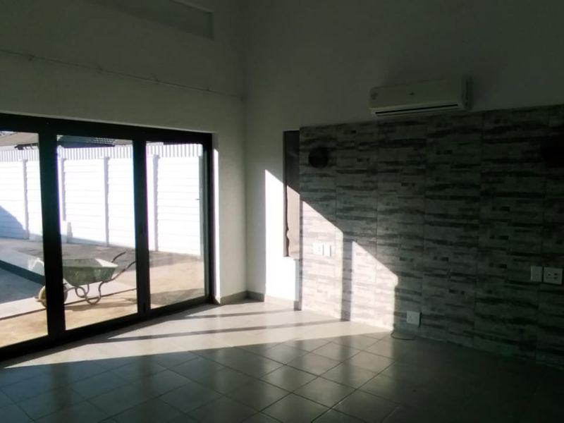 Exceptional Investment Property – Prime Retail & Office Space - Photo 8