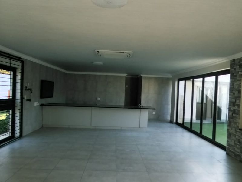 Exceptional Investment Property – Prime Retail & Office Space - Photo 6