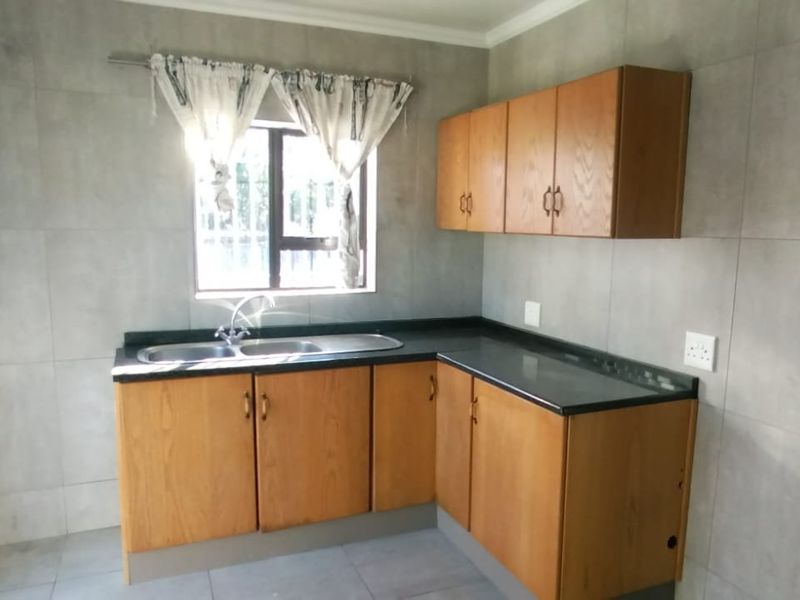 Exceptional Investment Property – Prime Retail & Office Space - Photo 9