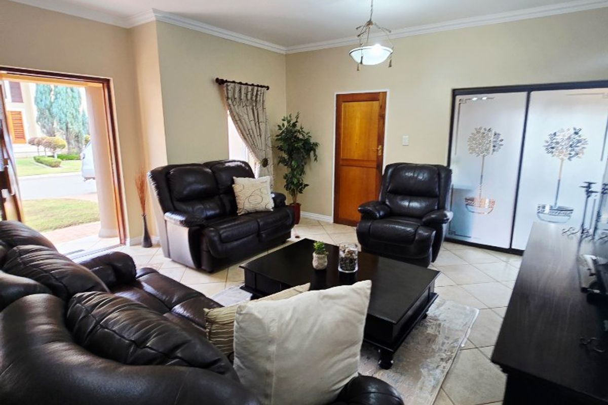3 Bed House in Wilkoppies for Sale - Photo 5
