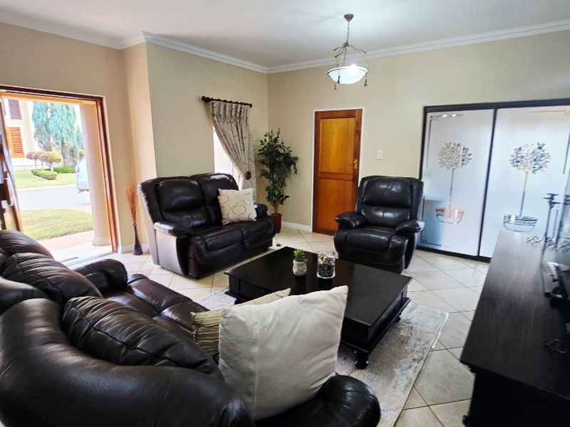 3 Bed House in Wilkoppies for Sale - Photo 5