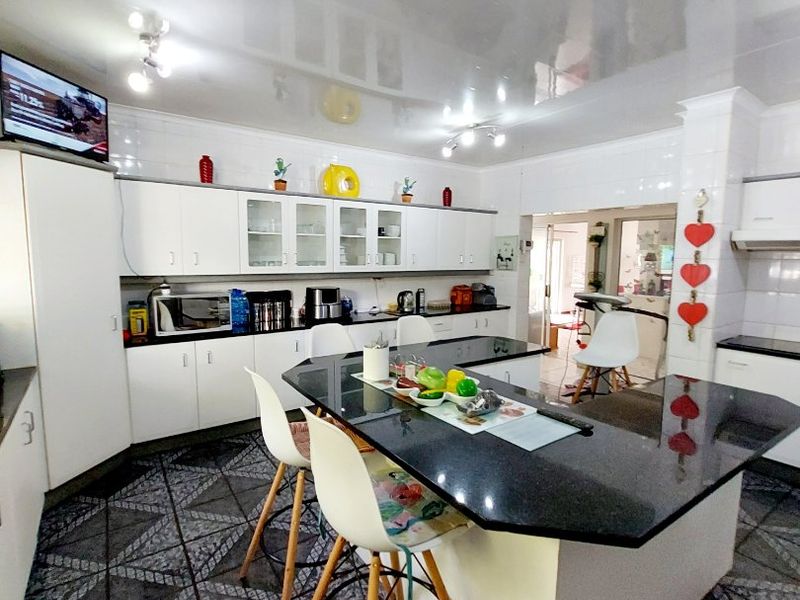 3 Bed House in Flamwood for Sale - Photo 9