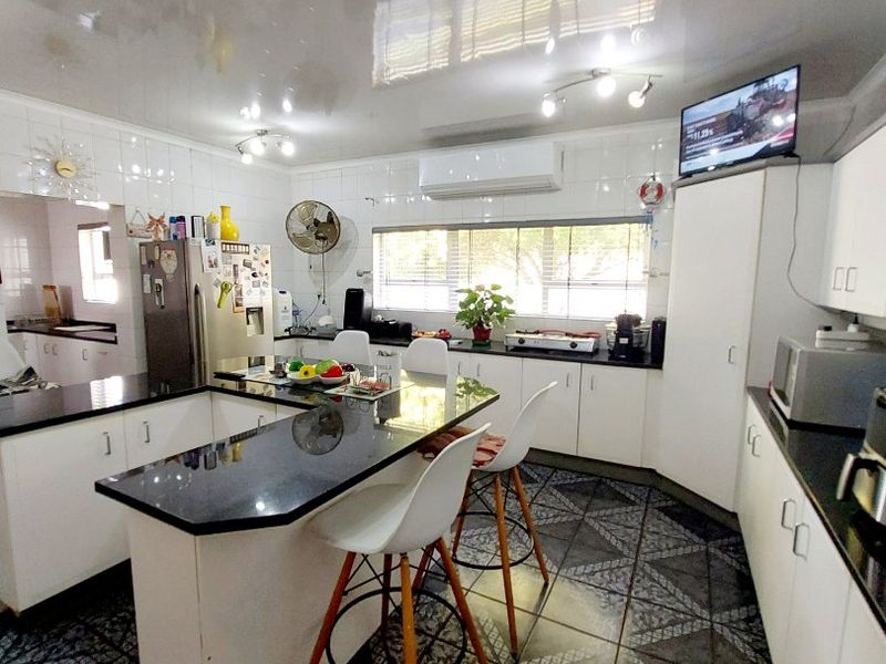 3 Bed House in Flamwood for Sale - Photo 8