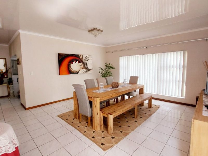 3 Bed House in Flamwood for Sale - Photo 7