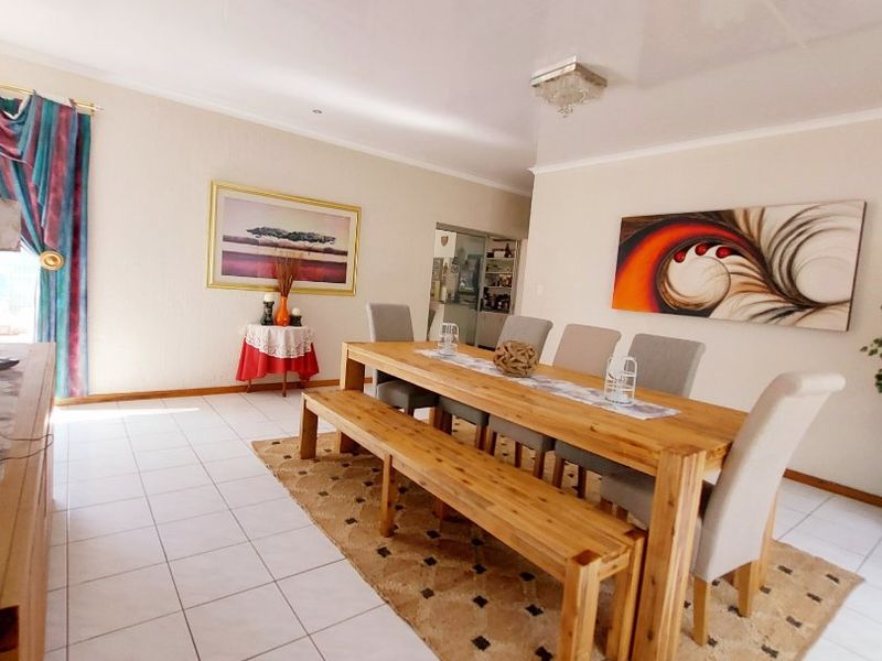 3 Bed House in Flamwood for Sale - Photo 5