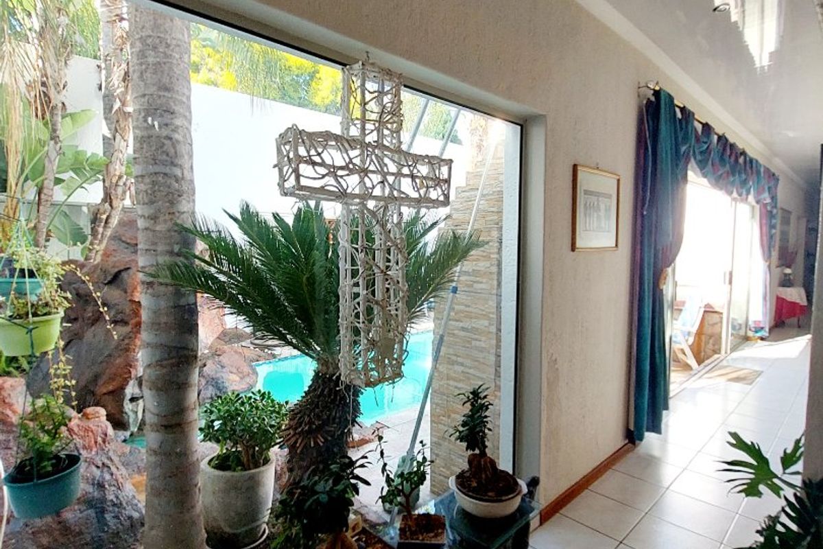 3 Bed House in Flamwood for Sale - Photo 4