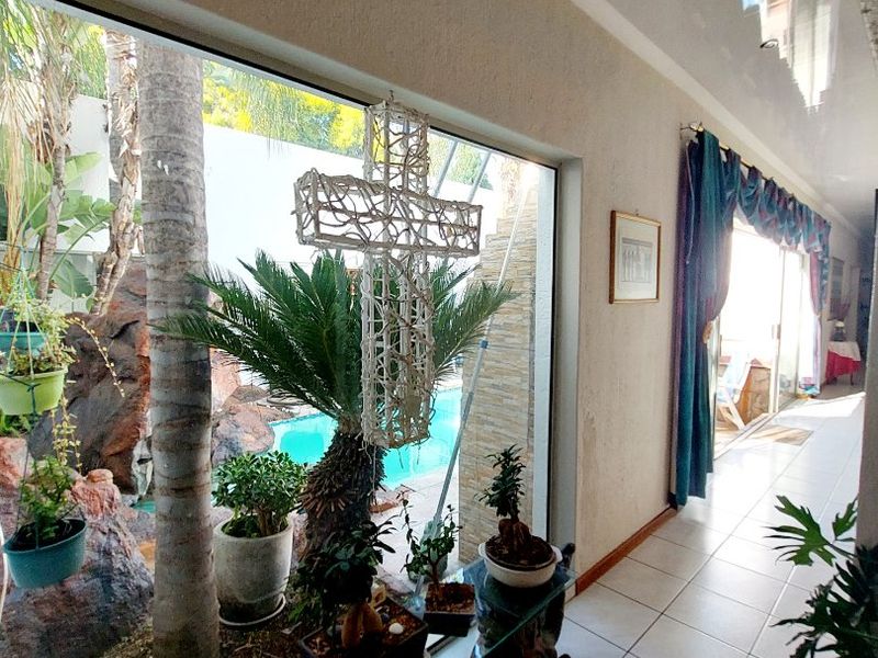 3 Bed House in Flamwood for Sale - Photo 4