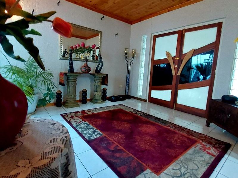 3 Bed House in Flamwood for Sale - Photo 3