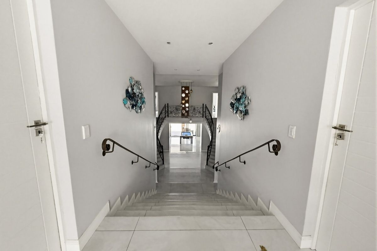 An Icon of Absolute Beachfront Luxury - Photo 3