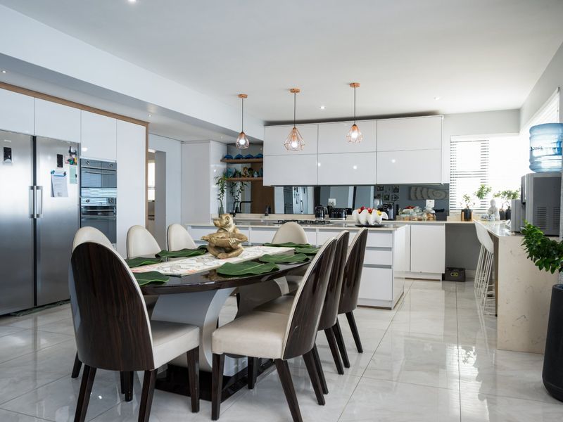 An Icon of Absolute Beachfront Luxury - Photo 4