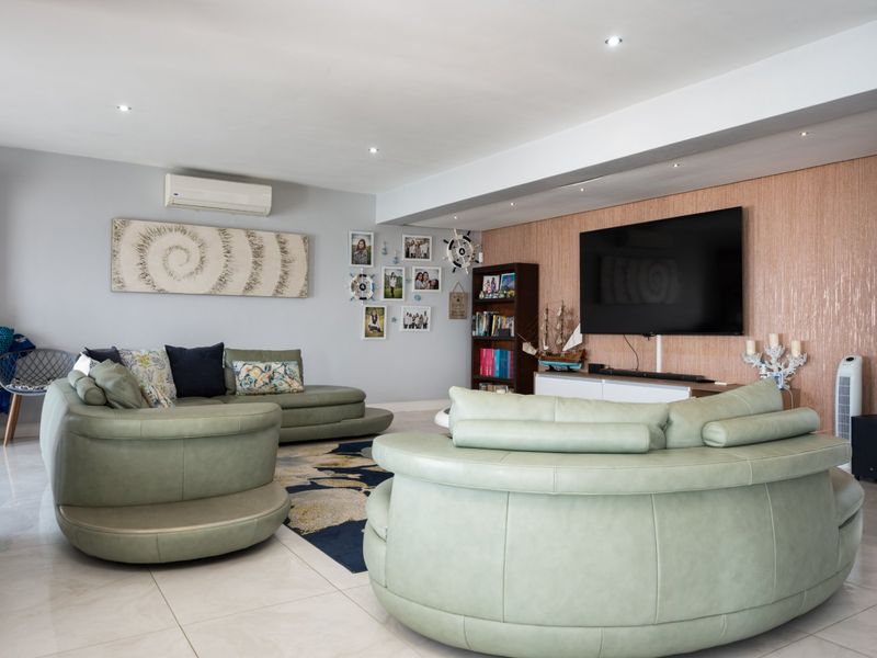 An Icon of Absolute Beachfront Luxury - Photo 9