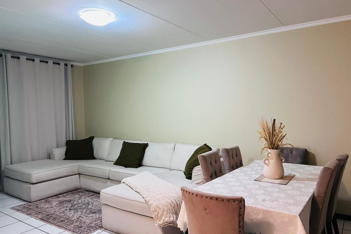 3 Bedroom, 2 Bathroom Garden Unit for Sale at The Isle - Photo 5