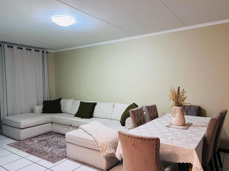 3 Bedroom, 2 Bathroom Garden Unit for Sale at The Isle - Photo 5