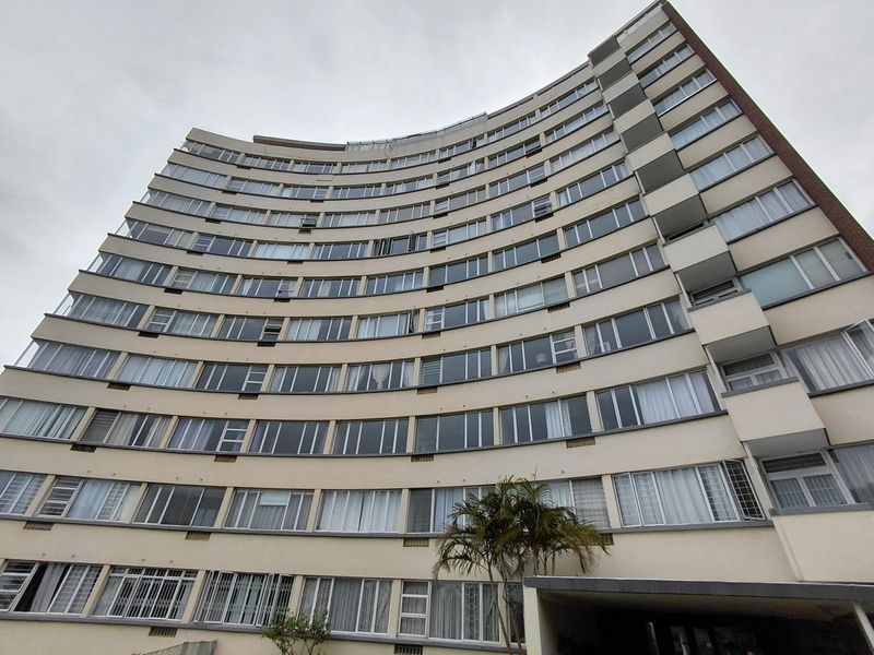 Furnished Modern Sophistication with Expansive Berea Views - Photo 9