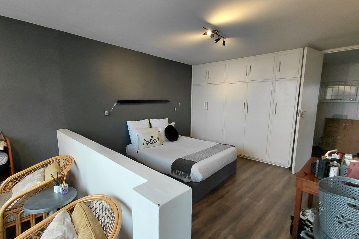 Furnished Modern Sophistication with Expansive Berea Views - Photo 2