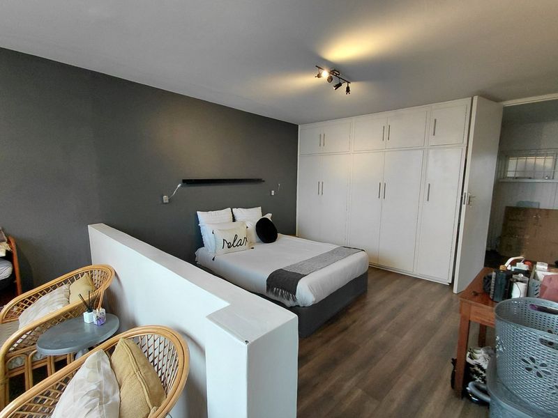 Furnished Modern Sophistication with Expansive Berea Views - Photo 2