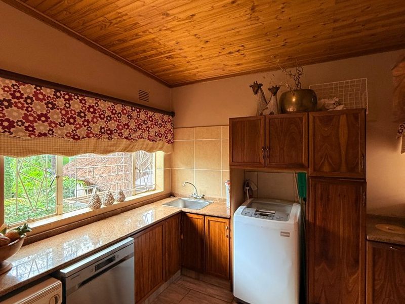 5 Bed House in Doringkruin for Sale - Photo 8