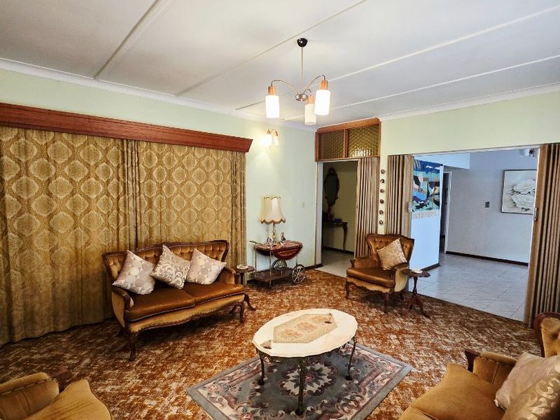 4 Bed House in Neserhof for Sale - Photo 4