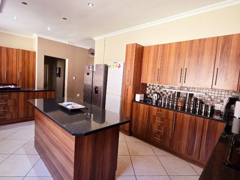 4 Bed Farm in Ottosdal Rural for Sale - Photo 5