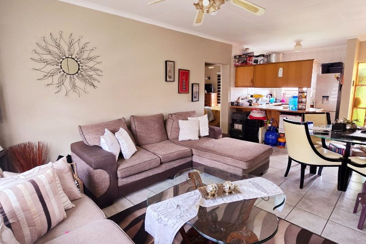 2 Bed Apartment in Wilkeville for Sale - Photo 2