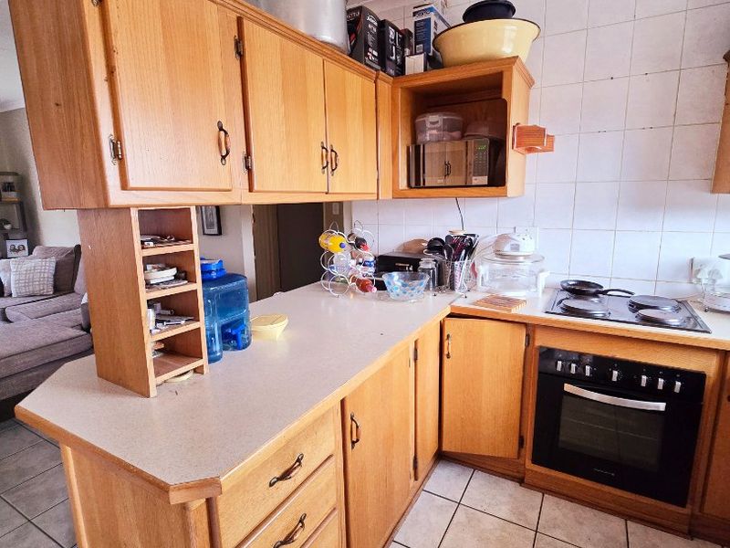 2 Bed Apartment in Wilkeville for Sale - Photo 7