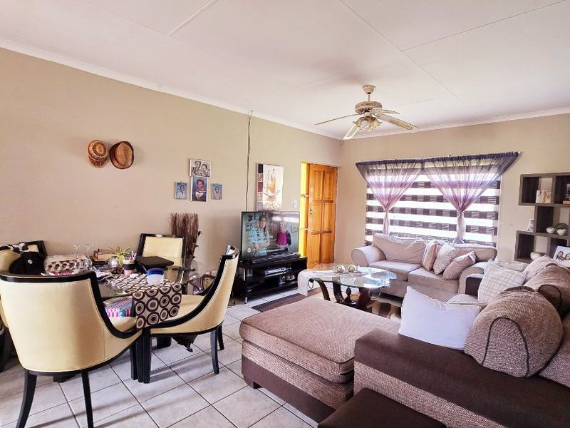 2 Bed Apartment in Wilkeville for Sale - Photo 5