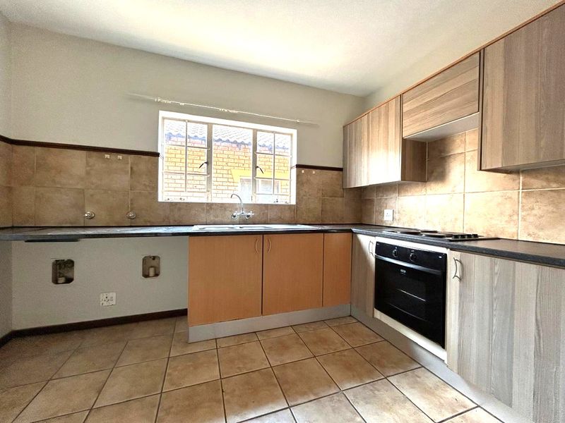 3 Bed 2 Bath Ground Floor for sale in Eco Park Estate - Photo 6