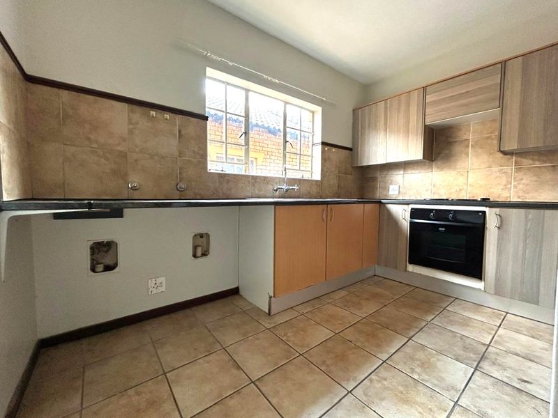 3 Bed 2 Bath Ground Floor for sale in Eco Park Estate - Photo 5