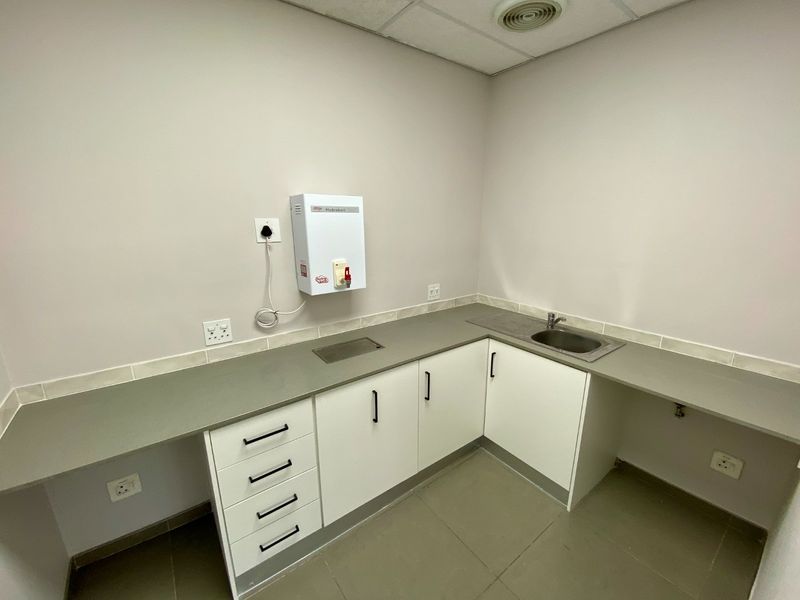 Modern Office Space Available in Wooodmead - Photo 10