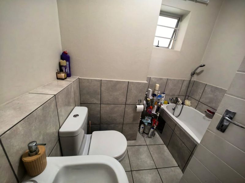 1 Bedroom Female Sharing Apartment To Let In Kwamashu, Durban  - Photo 9