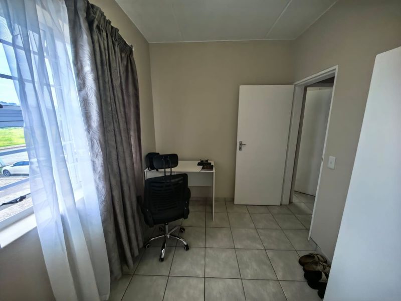 1 Bedroom Female Sharing Apartment To Let In Kwamashu, Durban  - Photo 8