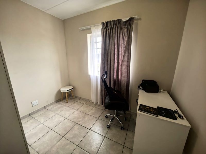 1 Bedroom Female Sharing Apartment To Let In Kwamashu, Durban  - Photo 6