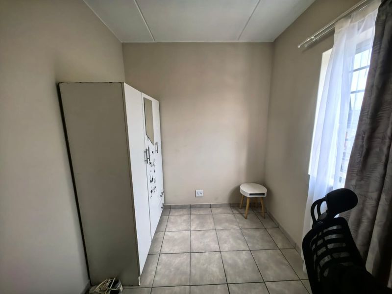 1 Bedroom Female Sharing Apartment To Let In Kwamashu, Durban  - Photo 7