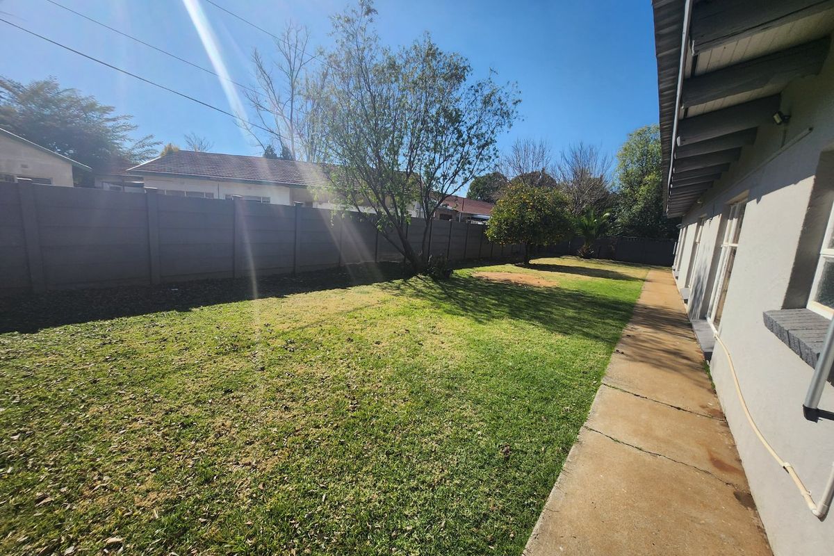 Situated close to school - Photo 4