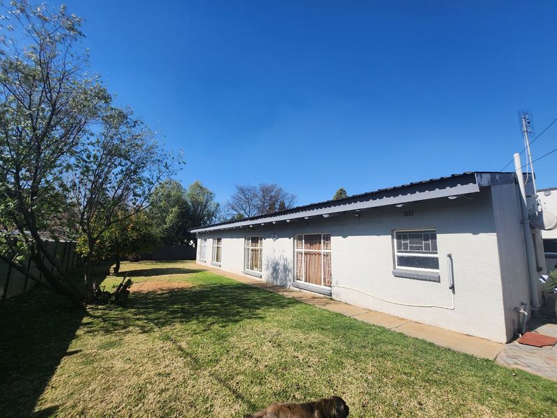 Situated close to school - Photo 3