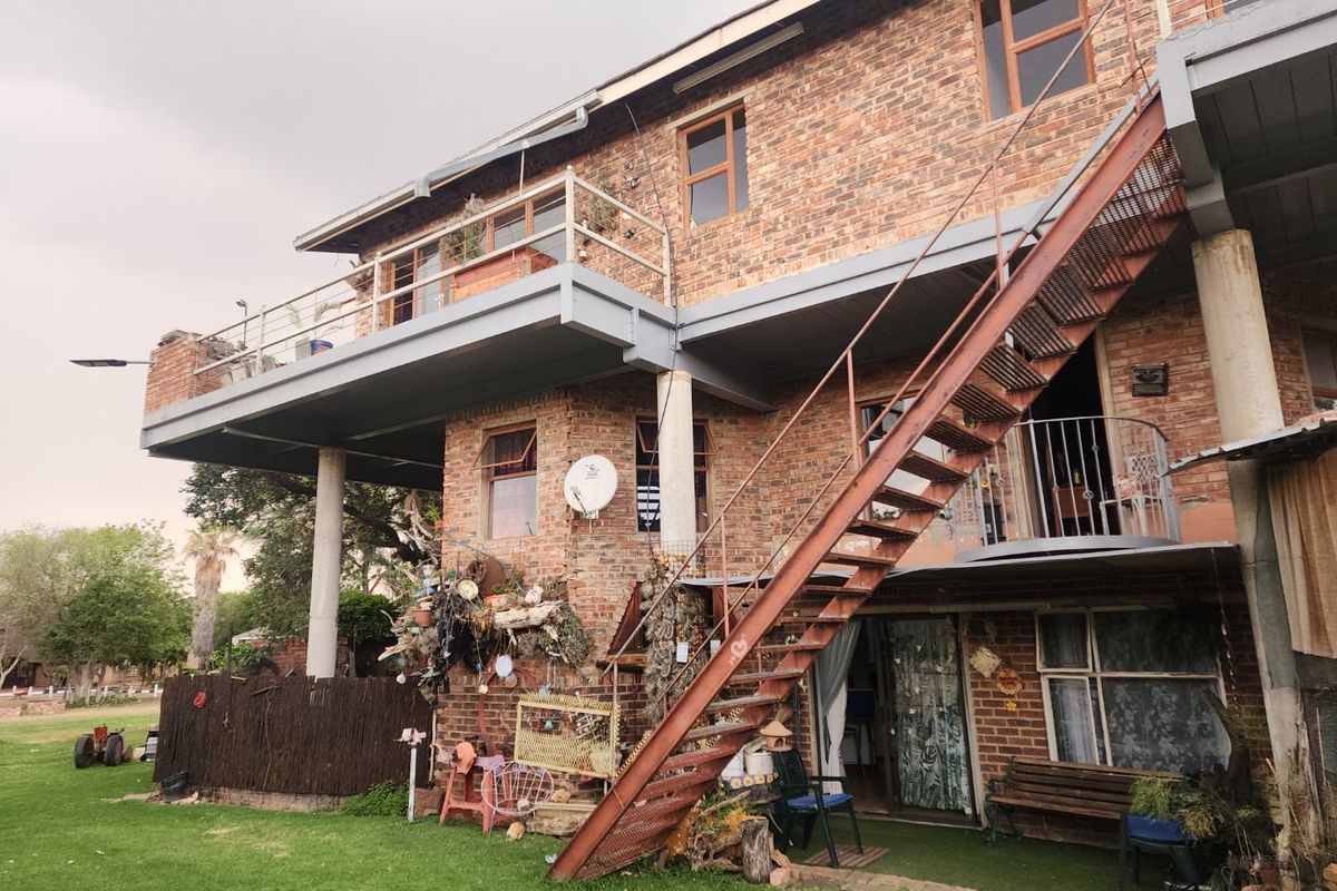 3 Level House in Orkney Vaal - Photo 3
