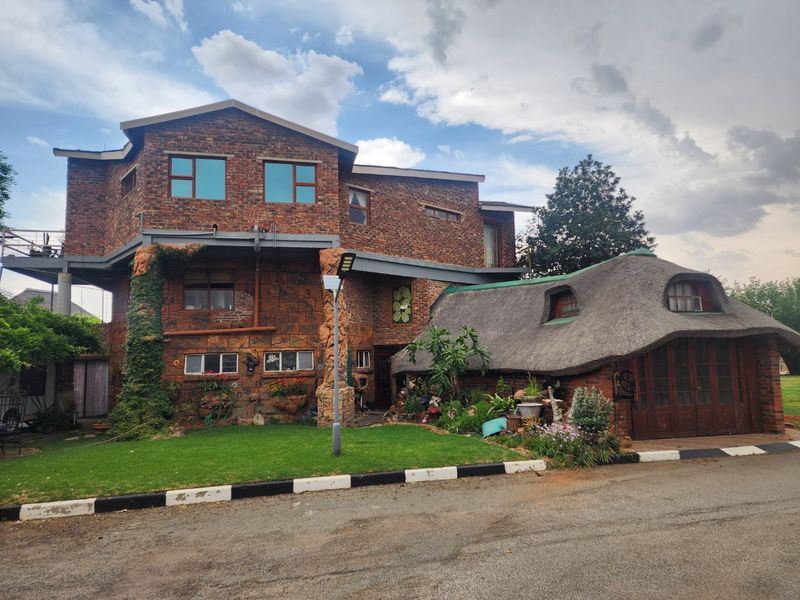3 Level House in Orkney Vaal - Photo 1
