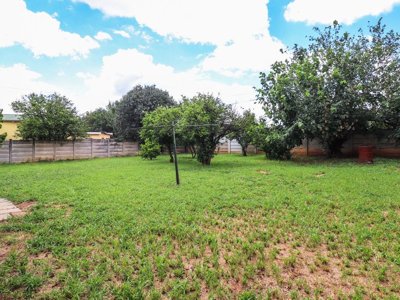 3 Bedroom House for Sale in Roosheuwel - Photo 4