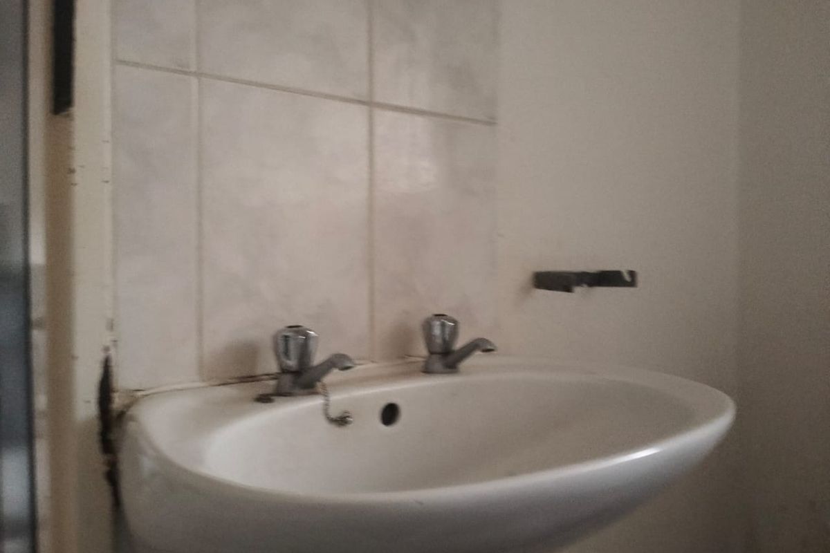 Ideal Accommodation for a Student or Young Couple - Photo 2