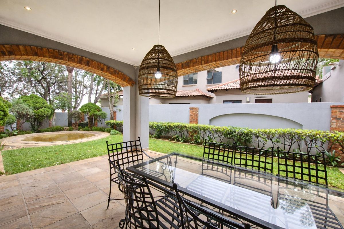 Stylish Family Residence in Secure Sunward Park Estate - Photo 4