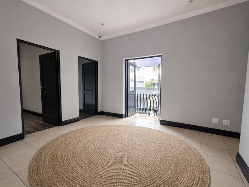Stylish Family Residence in Secure Sunward Park Estate - Photo 9
