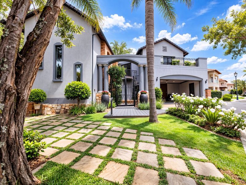 Stylish Family Residence in Secure Sunward Park Estate - Photo 1
