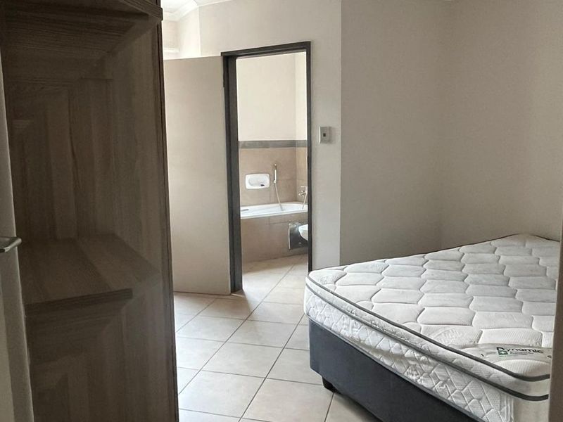 2 Bedroom Apartment For Sale in Hatfield - Photo 5