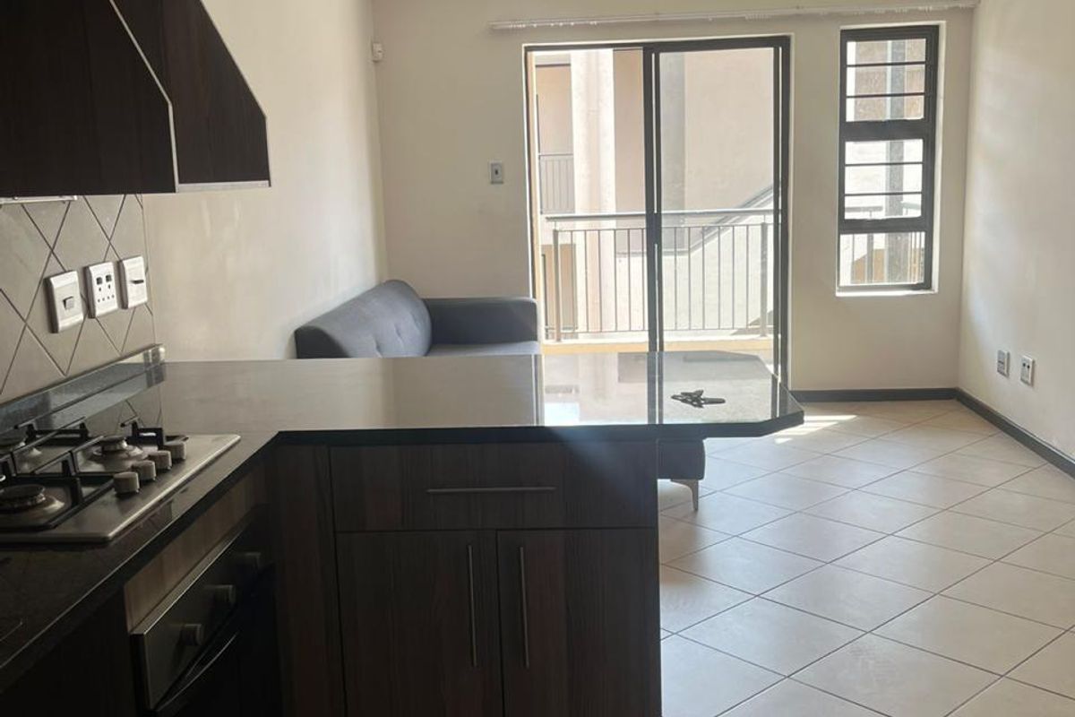 2 Bedroom Apartment For Sale in Hatfield - Photo 2