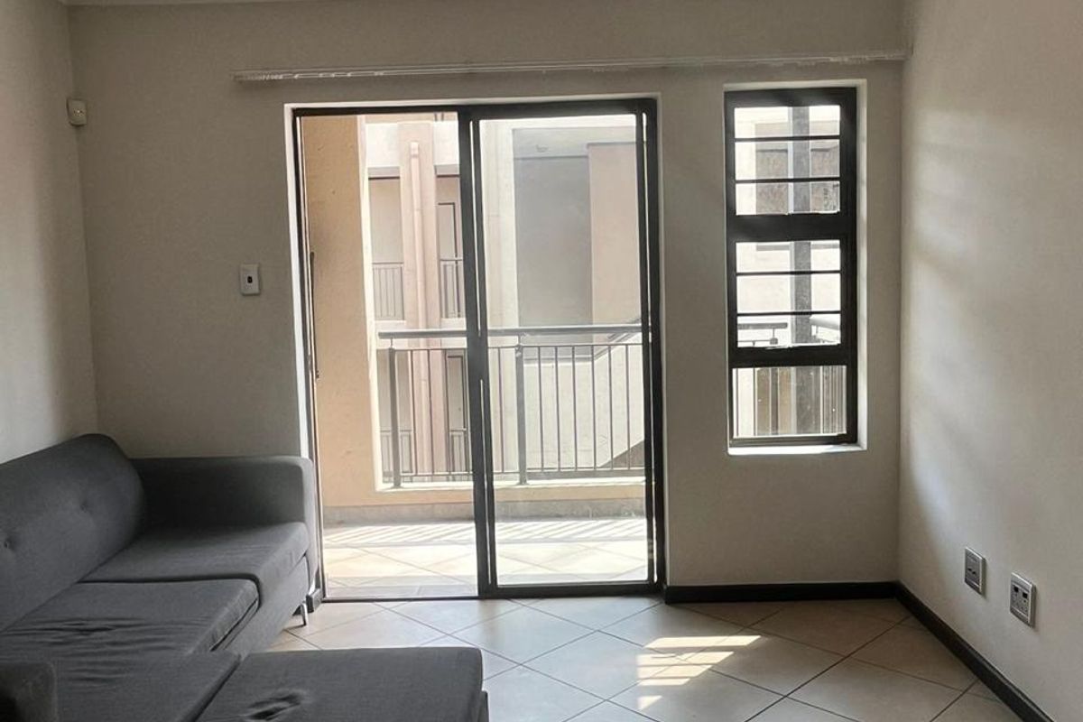 2 Bedroom Apartment For Sale in Hatfield - Photo 3