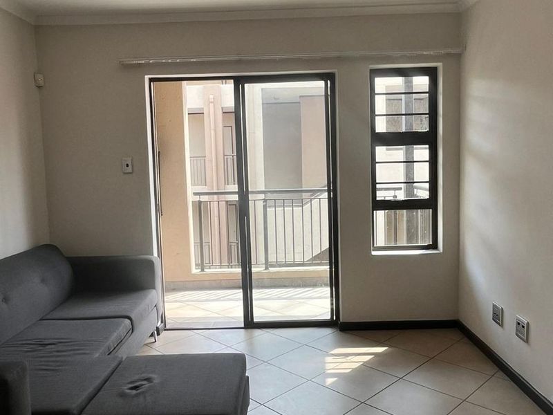 2 Bedroom Apartment For Sale in Hatfield - Photo 3