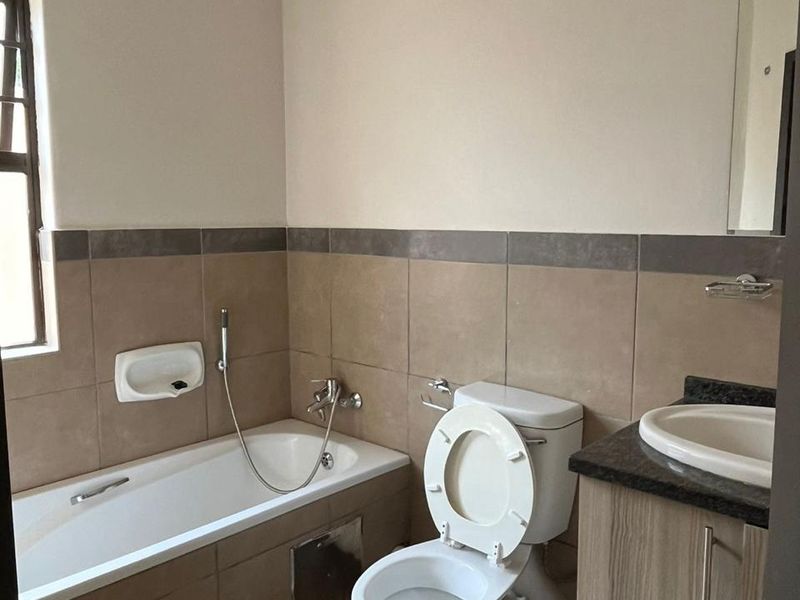 2 Bedroom Apartment For Sale in Hatfield - Photo 7